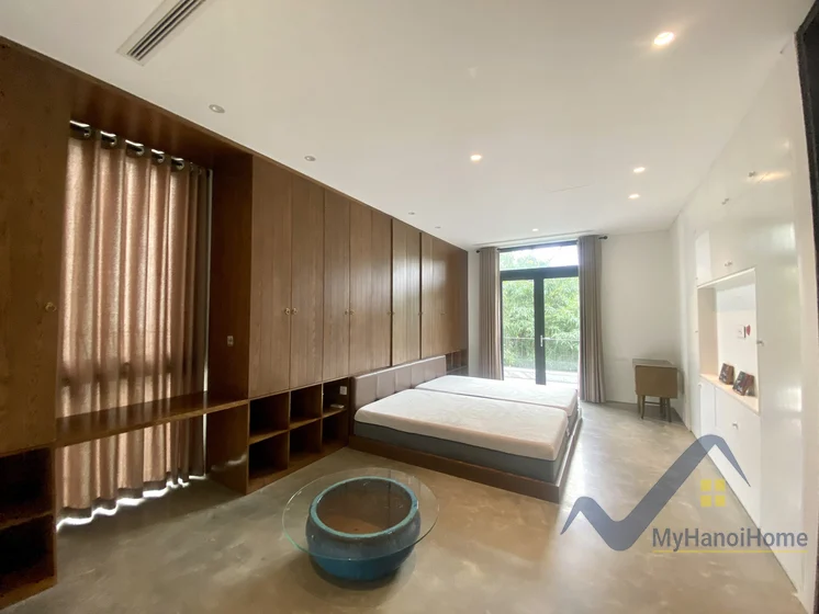 Xem ảnh 11: Ảnh 11: Biệt thự đơn lập Vinhomes Riverside cho thuê có bể bơi