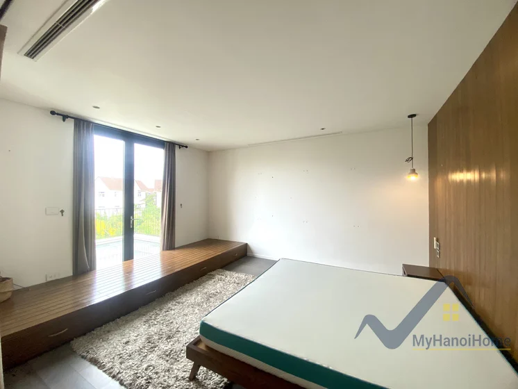 Xem ảnh 12: Ảnh 12: Biệt thự đơn lập Vinhomes Riverside cho thuê có bể bơi