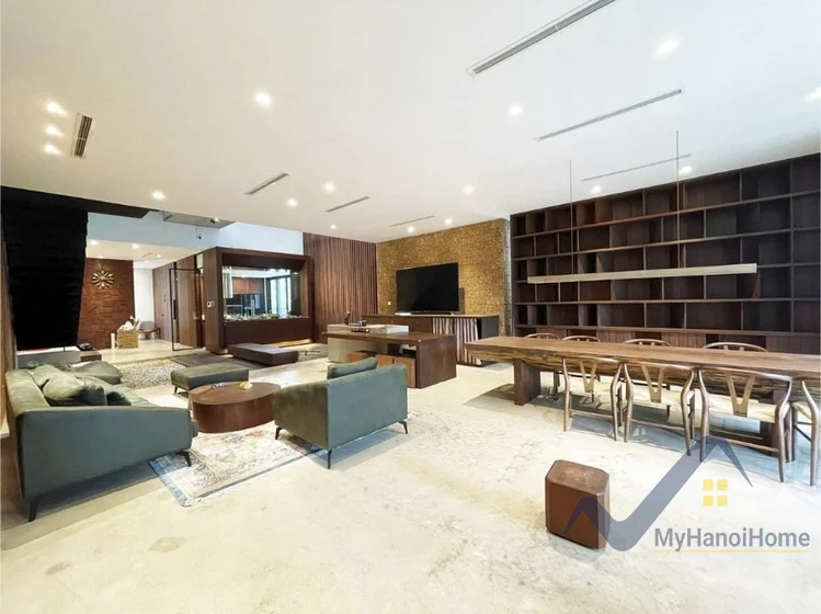 Xem ảnh 13: Ảnh 13: Biệt thự đơn lập Vinhomes Riverside cho thuê có bể bơi