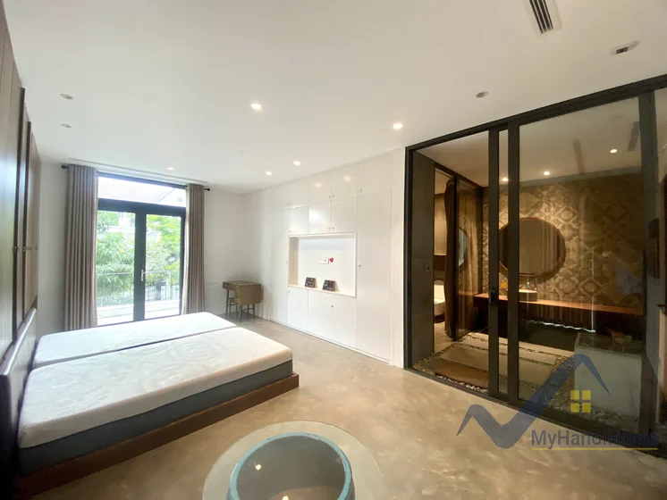 Xem ảnh 14: Ảnh 14: Biệt thự đơn lập Vinhomes Riverside cho thuê có bể bơi