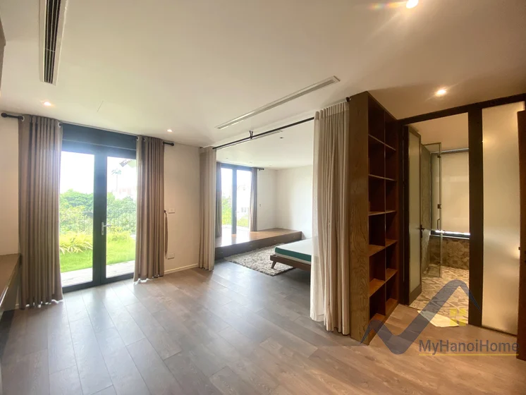 Xem ảnh 17: Ảnh 17: Biệt thự đơn lập Vinhomes Riverside cho thuê có bể bơi
