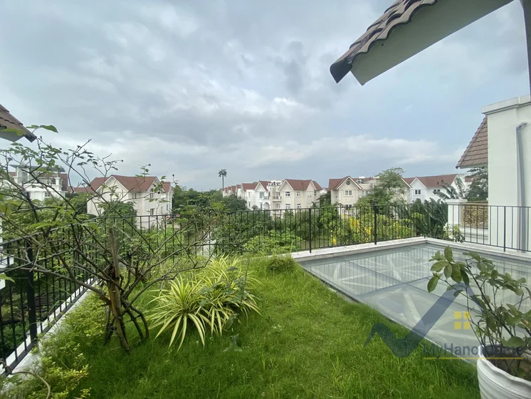 Xem ảnh 19: Ảnh 19: Biệt thự đơn lập Vinhomes Riverside cho thuê có bể bơi