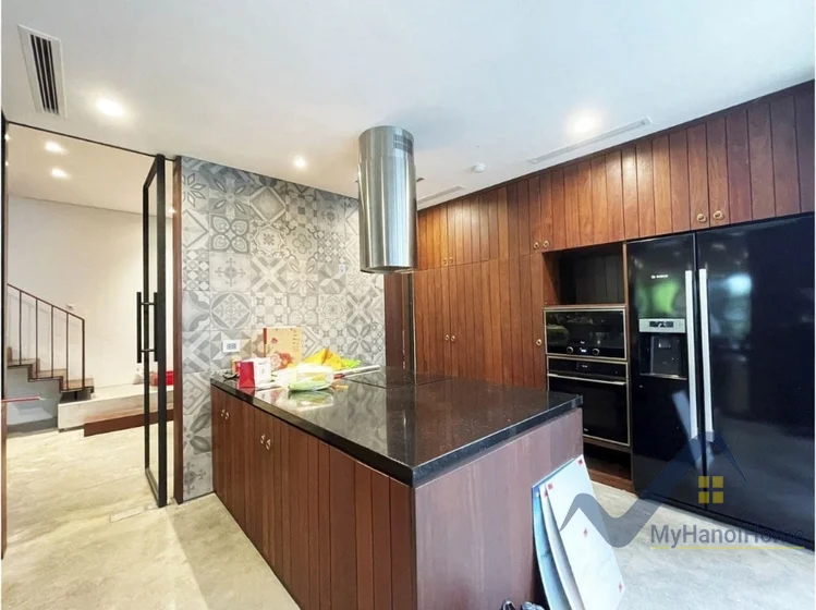 Xem ảnh 24: Ảnh 24: Biệt thự đơn lập Vinhomes Riverside cho thuê có bể bơi