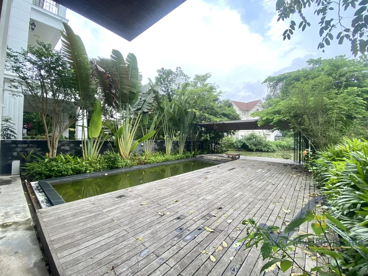 Xem ảnh 26: Ảnh 26: Biệt thự đơn lập Vinhomes Riverside cho thuê có bể bơi