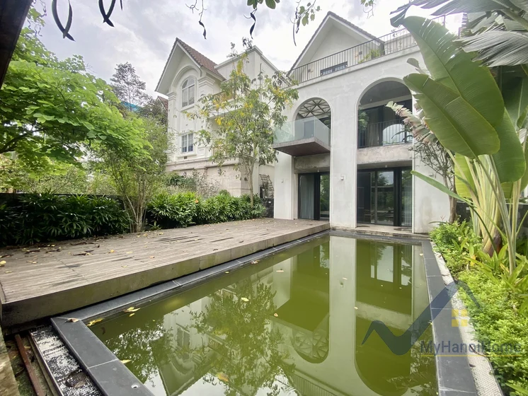 Xem ảnh 27: Ảnh 27: Biệt thự đơn lập Vinhomes Riverside cho thuê có bể bơi