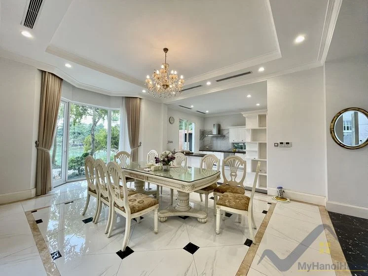 Xem ảnh 5: Ảnh 5: Biệt thự đơn lập Vinhomes Riverside cho thuê có hầm rộng
