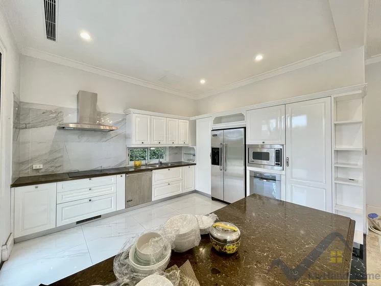 Xem ảnh 21: Ảnh 21: Biệt thự đơn lập Vinhomes Riverside cho thuê có hầm rộng
