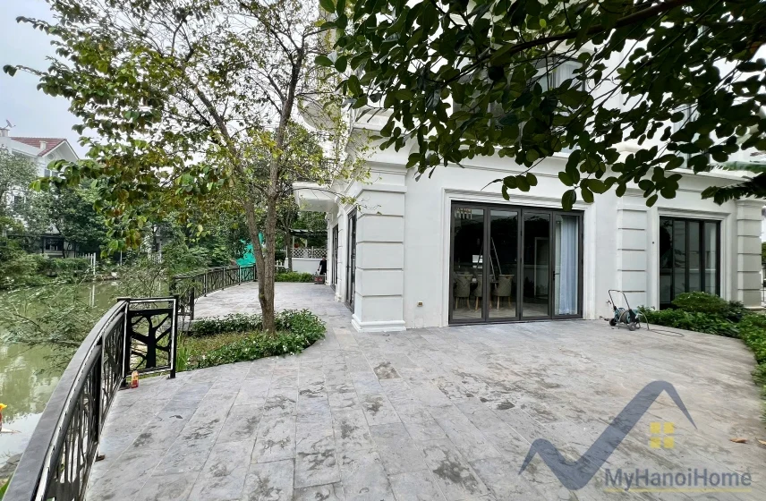 Xem ảnh 3: Ảnh 3: Biệt thự đơn lập Vinhomes Riverside cho thuê có thang máy