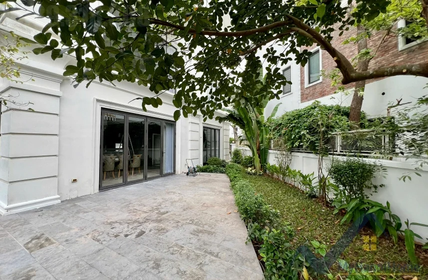 Xem ảnh 4: Ảnh 4: Biệt thự đơn lập Vinhomes Riverside cho thuê có thang máy