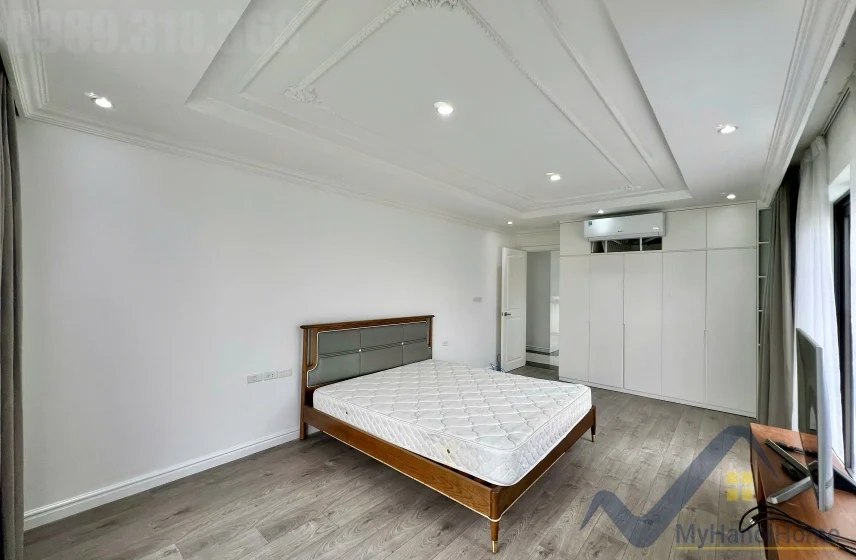 Xem ảnh 15: Ảnh 15: Biệt thự đơn lập Vinhomes Riverside cho thuê có thang máy