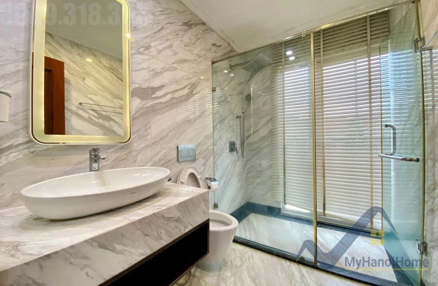 Xem ảnh 4: Ảnh 4: Biệt thự đơn lập Vinhomes Riverside cho thuê sân vườn rộng