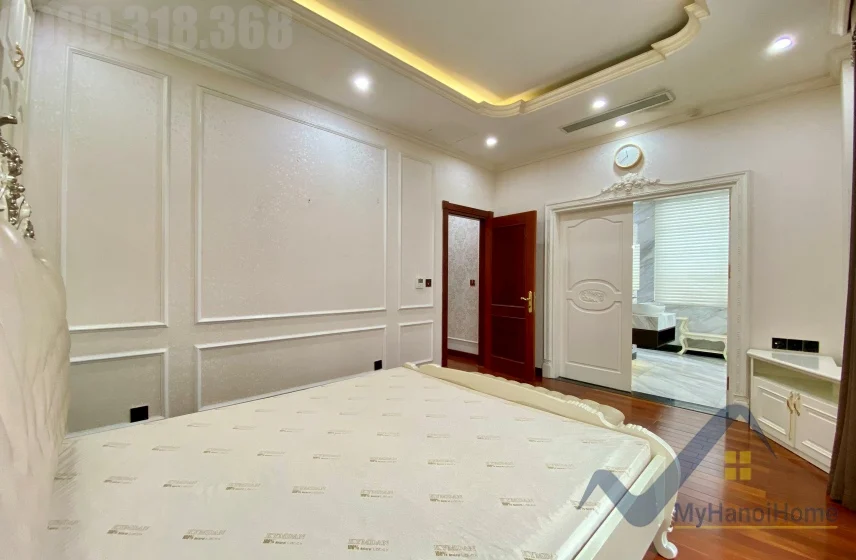 Xem ảnh 10: Ảnh 10: Biệt thự đơn lập Vinhomes Riverside cho thuê sân vườn rộng