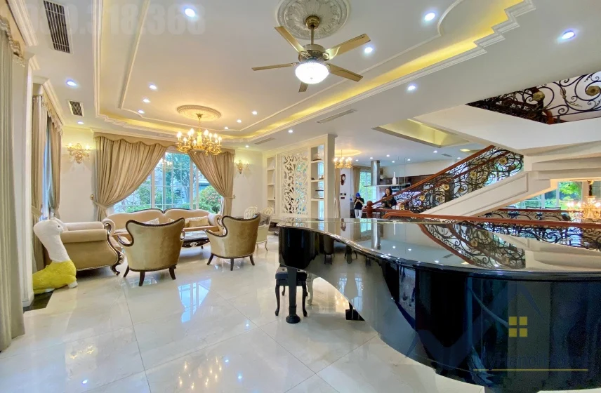 Xem ảnh 21: Ảnh 21: Biệt thự đơn lập Vinhomes Riverside cho thuê sân vườn rộng