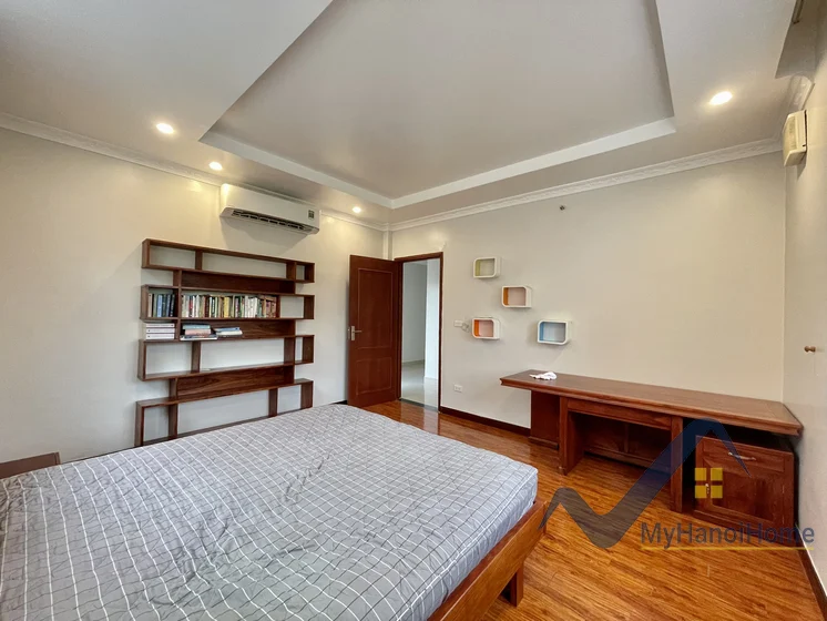Xem ảnh 5: Ảnh 5: Biệt thự đơn lập Vinhomes Riverside cho thuê trang bị đủ đồ