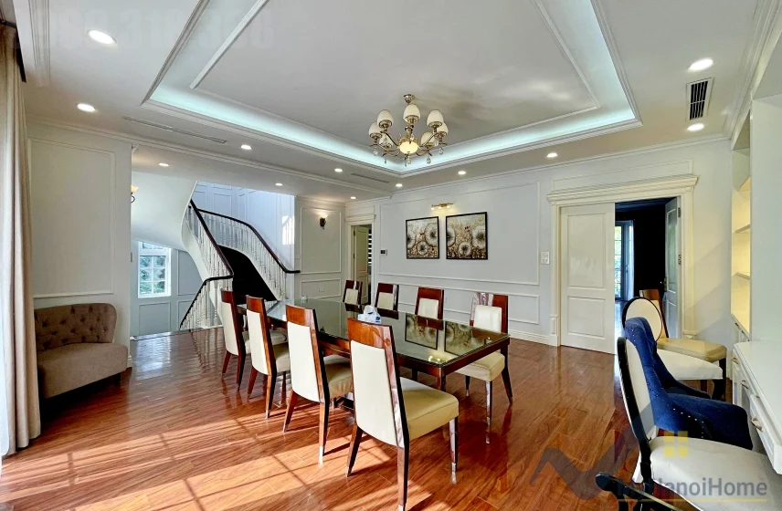 Xem ảnh 10: Ảnh 10: Biệt thự đơn lập Vinhomes Riverside full nội thất cho thuê, bể bơi