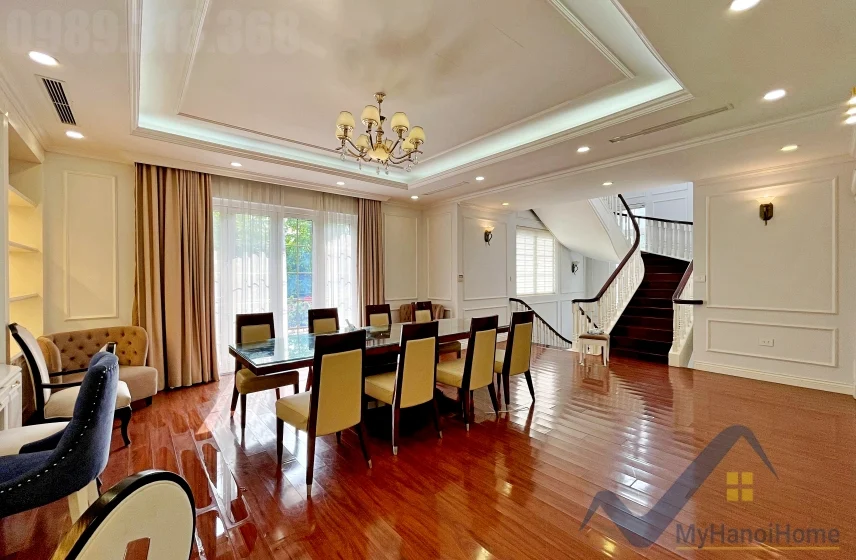 Xem ảnh 11: Ảnh 11: Biệt thự đơn lập Vinhomes Riverside full nội thất cho thuê, bể bơi