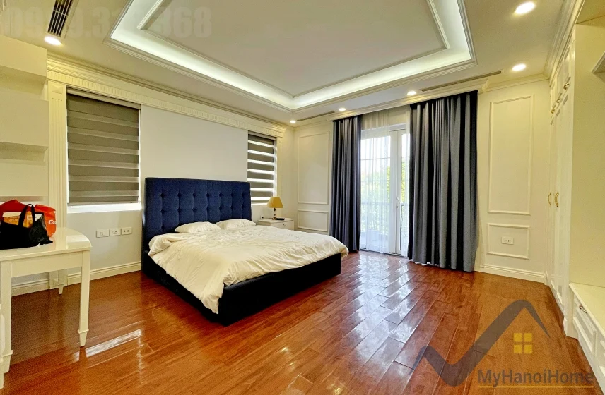 Xem ảnh 16: Ảnh 16: Biệt thự đơn lập Vinhomes Riverside full nội thất cho thuê, bể bơi