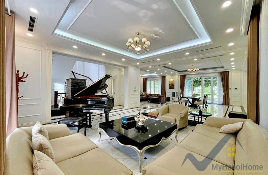 Xem ảnh 34: Ảnh 34: Biệt thự đơn lập Vinhomes Riverside full nội thất cho thuê, bể bơi