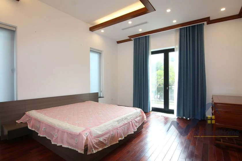 Xem ảnh 4: Ảnh 4: Biệt thự đơn lập Vinhomes Riverside gần Vincom Plaza cho thuê, đủ đồ