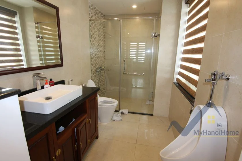 Xem ảnh 9: Ảnh 9: Biệt thự đơn lập Vinhomes Riverside gần Vincom Plaza cho thuê, đủ đồ