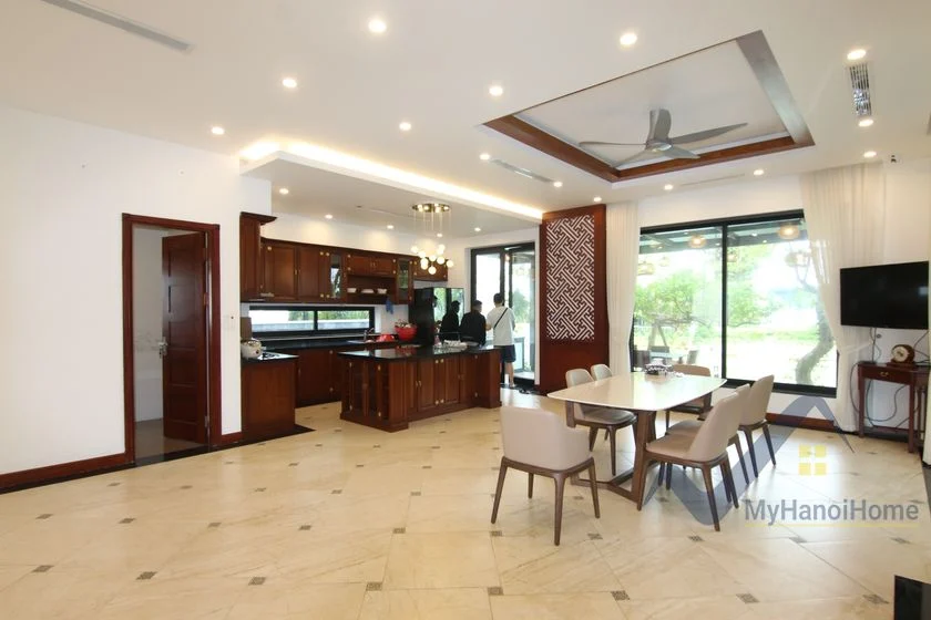 Xem ảnh 12: Ảnh 12: Biệt thự đơn lập Vinhomes Riverside gần Vincom Plaza cho thuê, đủ đồ