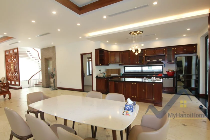 Xem ảnh 13: Ảnh 13: Biệt thự đơn lập Vinhomes Riverside gần Vincom Plaza cho thuê, đủ đồ