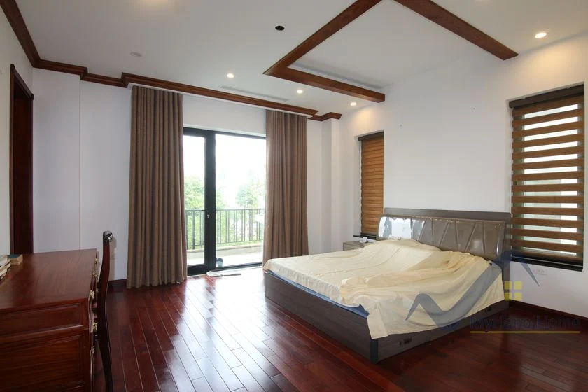 Xem ảnh 15: Ảnh 15: Biệt thự đơn lập Vinhomes Riverside gần Vincom Plaza cho thuê, đủ đồ