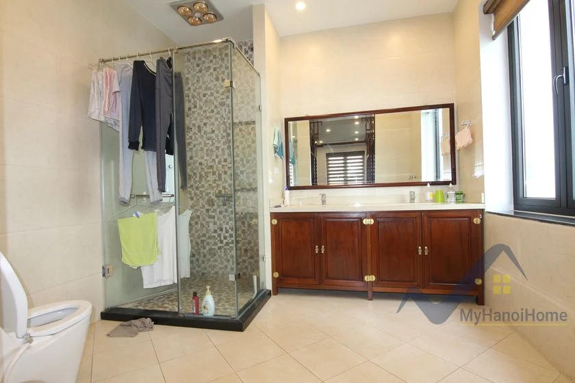 Xem ảnh 17: Ảnh 17: Biệt thự đơn lập Vinhomes Riverside gần Vincom Plaza cho thuê, đủ đồ