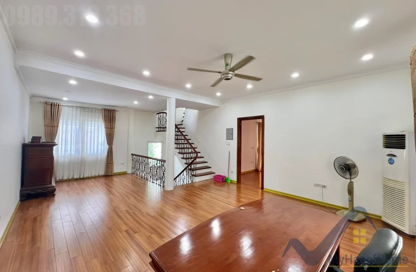 Xem ảnh 9: Ảnh 9: Biệt thự đủ đồ cho thuê tại Hoa Phượng Vinhomes Riverside