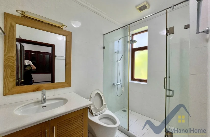 Xem ảnh 6: Ảnh 6: Biệt thự đủ đồ Vinhomes Riverside cho thuê có tầng hầm