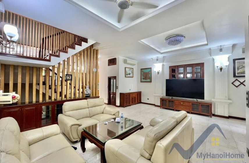Xem ảnh 13: Ảnh 13: Biệt thự đủ đồ Vinhomes Riverside cho thuê có tầng hầm