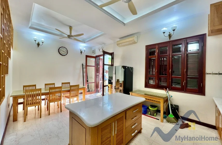 Xem ảnh 14: Ảnh 14: Biệt thự đủ đồ Vinhomes Riverside cho thuê có tầng hầm