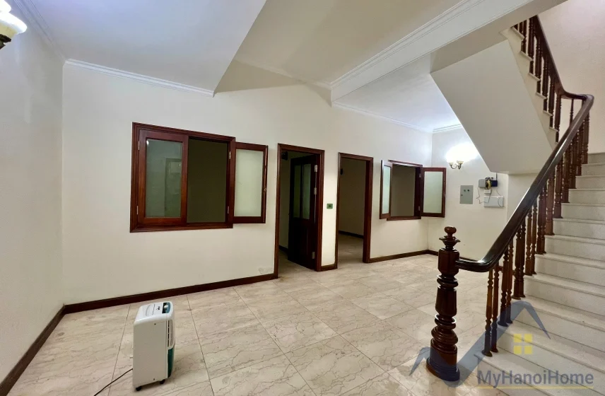 Xem ảnh 17: Ảnh 17: Biệt thự đủ đồ Vinhomes Riverside cho thuê có tầng hầm