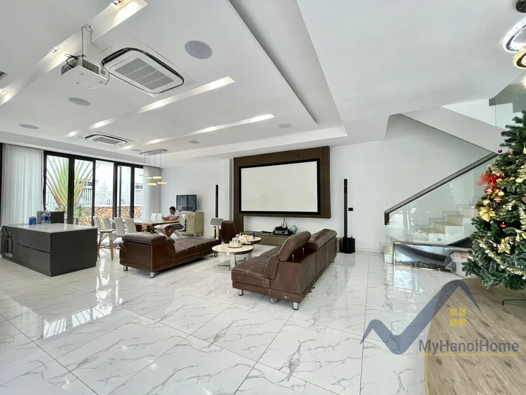 Xem ảnh 2: Ảnh 2: Biệt thự full đồ Vinhome Riverside 4 phòng ngủ có bể bơi cho thuê