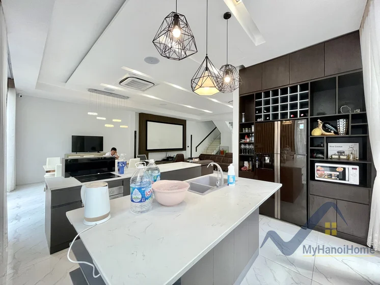 Xem ảnh 7: Ảnh 7: Biệt thự full đồ Vinhome Riverside 4 phòng ngủ có bể bơi cho thuê