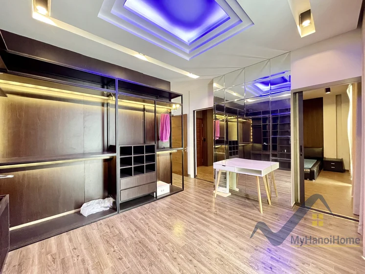 Xem ảnh 15: Ảnh 15: Biệt thự full đồ Vinhome Riverside 4 phòng ngủ có bể bơi cho thuê