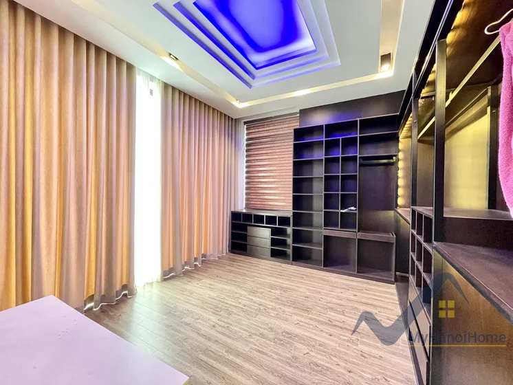 Xem ảnh 16: Ảnh 16: Biệt thự full đồ Vinhome Riverside 4 phòng ngủ có bể bơi cho thuê
