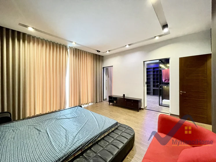 Xem ảnh 17: Ảnh 17: Biệt thự full đồ Vinhome Riverside 4 phòng ngủ có bể bơi cho thuê