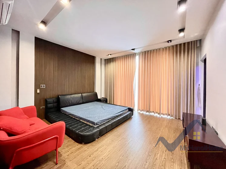 Xem ảnh 18: Ảnh 18: Biệt thự full đồ Vinhome Riverside 4 phòng ngủ có bể bơi cho thuê