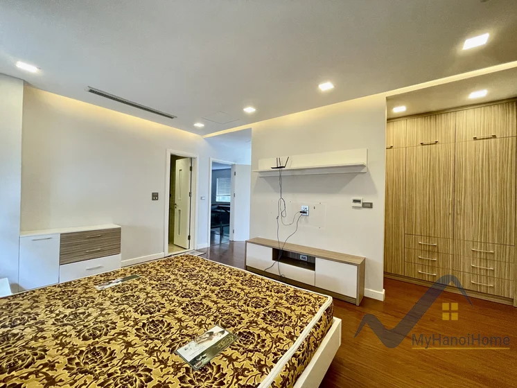 Xem ảnh 14: Ảnh 14: Biệt thự Hoa Phượng Vinhomes Riverside cho thuê 4PN đủ đồ