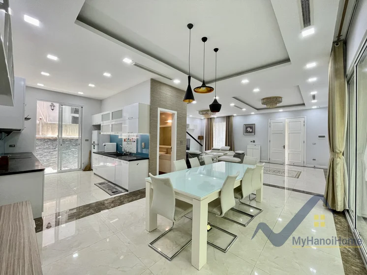 Xem ảnh 18: Ảnh 18: Biệt thự Hoa Phượng Vinhomes Riverside cho thuê 4PN đủ đồ