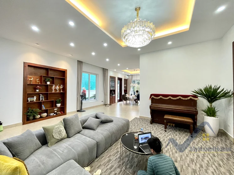 Xem ảnh 3: Ảnh 3: Biệt thự Hoa Sữa cho thuê tại Vinhomes Riverside gần BIS