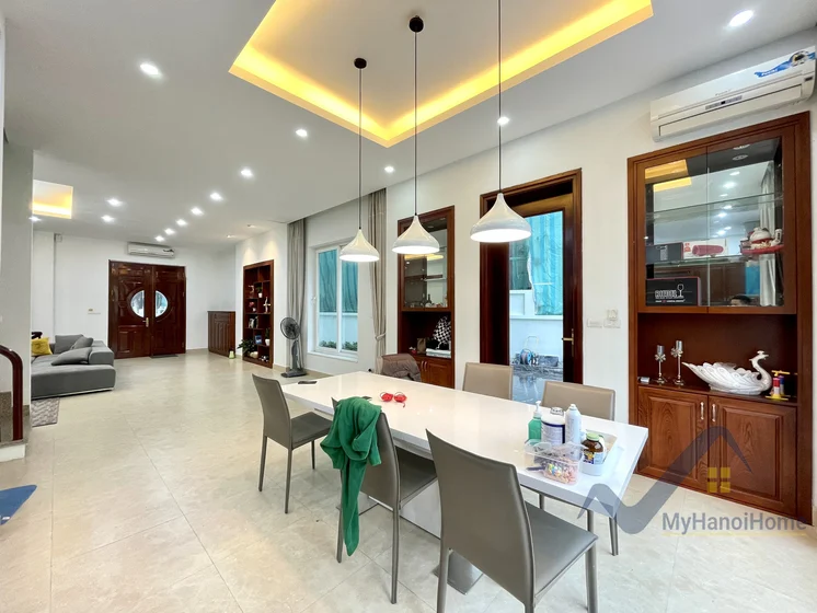 Xem ảnh 15: Ảnh 15: Biệt thự Hoa Sữa cho thuê tại Vinhomes Riverside gần BIS