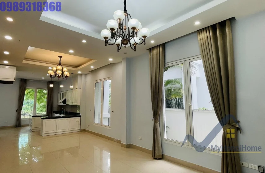 Xem ảnh 2: Ảnh 2: Biệt thự Hoa Sữa cho thuê Vinhomes Riverside đồ cơ bản