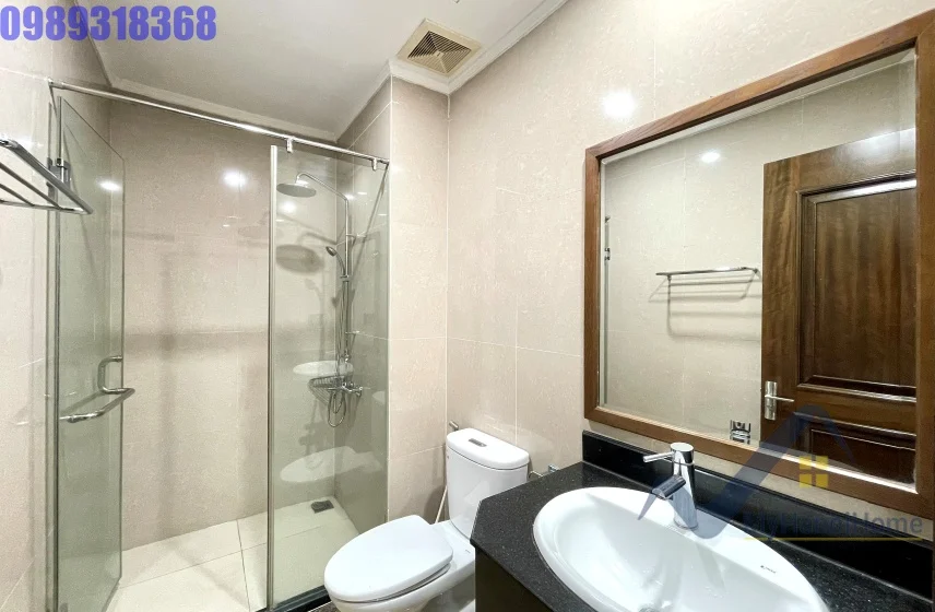 Xem ảnh 4: Ảnh 4: Biệt thự Hoa Sữa cho thuê Vinhomes Riverside đồ cơ bản