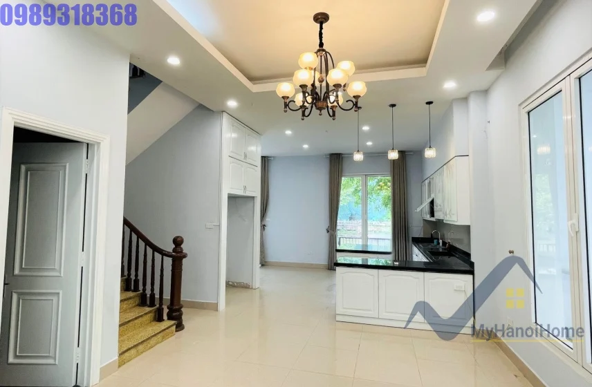 Xem ảnh 5: Ảnh 5: Biệt thự Hoa Sữa cho thuê Vinhomes Riverside đồ cơ bản