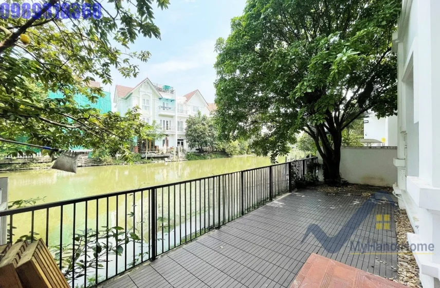 Xem ảnh 9: Ảnh 9: Biệt thự Hoa Sữa cho thuê Vinhomes Riverside đồ cơ bản