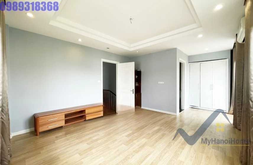 Xem ảnh 10: Ảnh 10: Biệt thự Hoa Sữa cho thuê Vinhomes Riverside đồ cơ bản