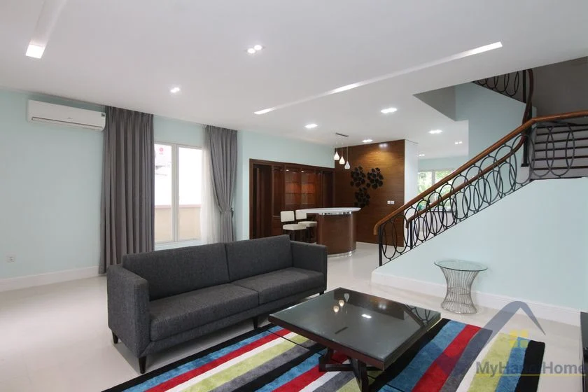 Xem ảnh 2: Ảnh 2: Biệt Thự Hoa Sữa Vinhomes Riverside 4 phòng ngủ full nội thất
