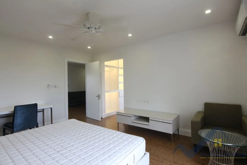 Xem ảnh 9: Ảnh 9: Biệt Thự Hoa Sữa Vinhomes Riverside 4 phòng ngủ full nội thất